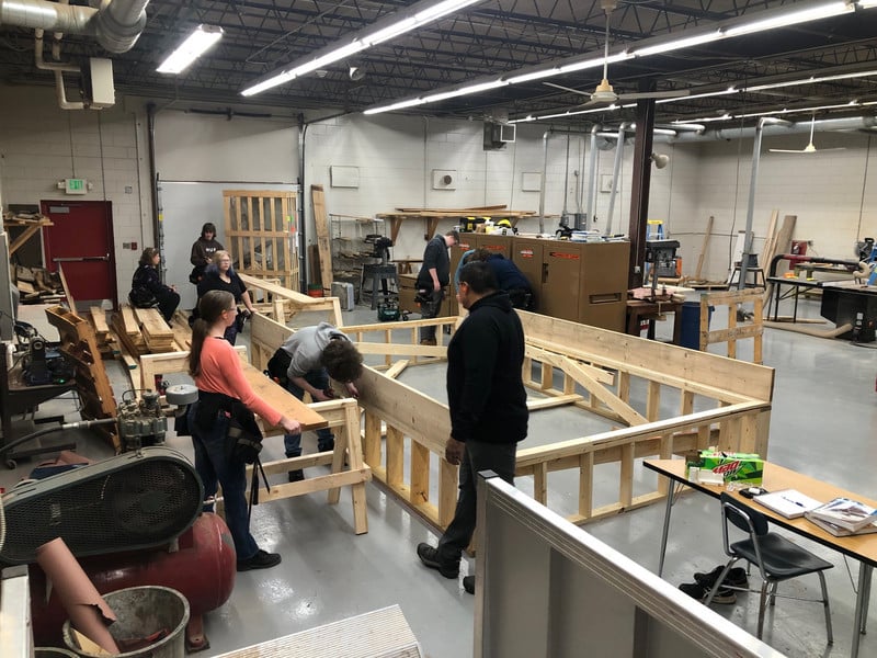 students working in construction class