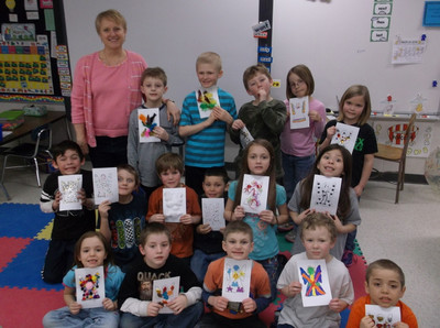 2014 Luck Elementary K-2 make angels for ACS event - Photo Number 6