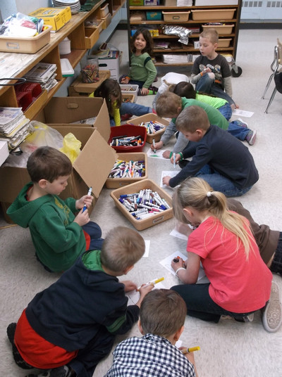 2014 Luck Elementary K-2 make angels for ACS event - Photo Number 9