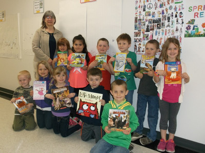 2015 April RIF Book Distribution - Photo Number 3