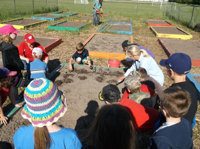 2015 Harvest Garden Planting Day - Photo Number 1