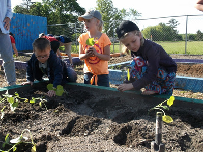 2015 Harvest Garden Planting Day - Photo Number 3
