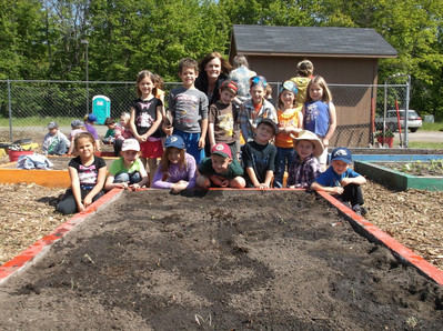 2015 Harvest Garden Planting Day - Photo Number 15