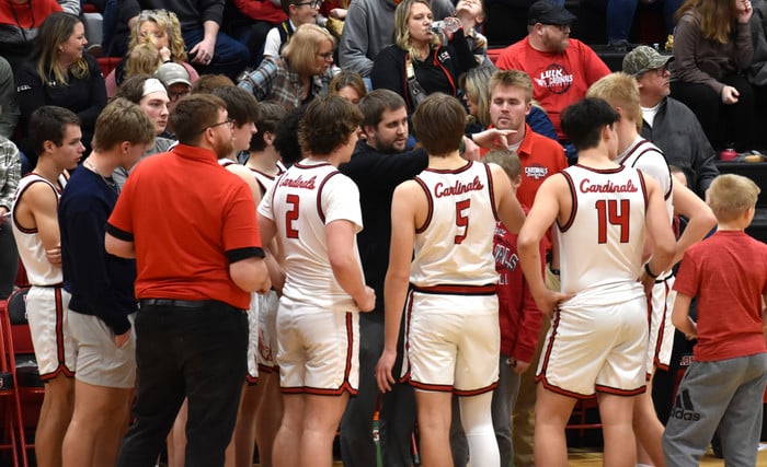 boys basketball huddle